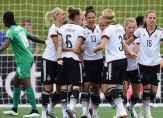 المستشار الألماني يطالب بالمساواة بين أجور اللاعبات واللاعبين