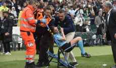 نقل حكمة الراية للمستشفى بعد إصابة خطيرة في مباراة بالدوري الاسباني