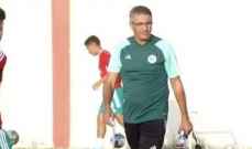 مدرب منتخب الجزائر يثير الجدل بعد صفعه لاعبيه خلال مباراة ودية