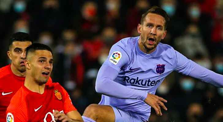 الليغا: دي يونغ يهدي برشلونة الفوز الصعب امام مايوركا