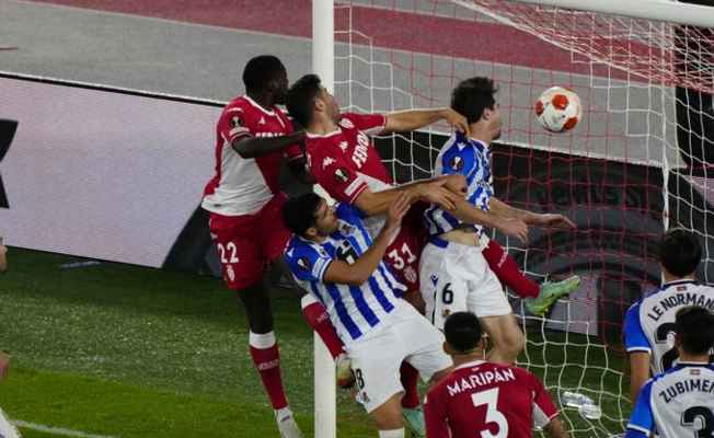 الدوري الاوروبي: موناكو ينتصر على ريال سوسييداد وفوز ليستر وليون وتعادل اينتراخت