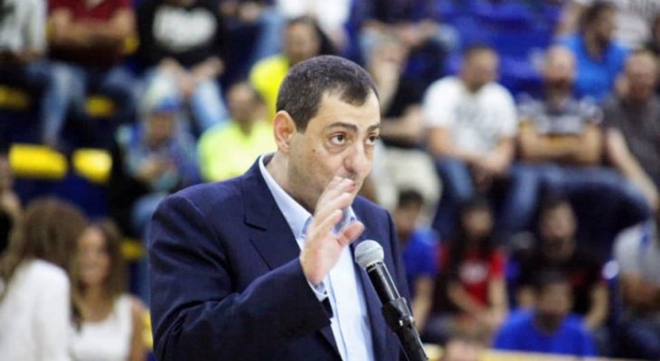 رئيس اتحاد كرة السلة اللبناني يدعم منتخب كرة القدم امام قطر