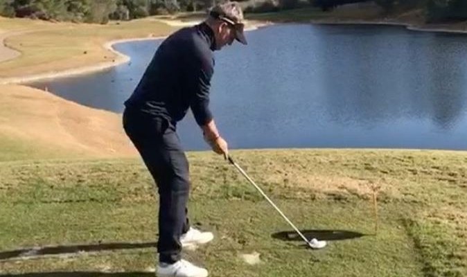 شفاينشتايغر يمارس رياضة الغولف