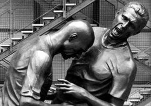 تمثال زيدان الشهير مهدد بالازالة 