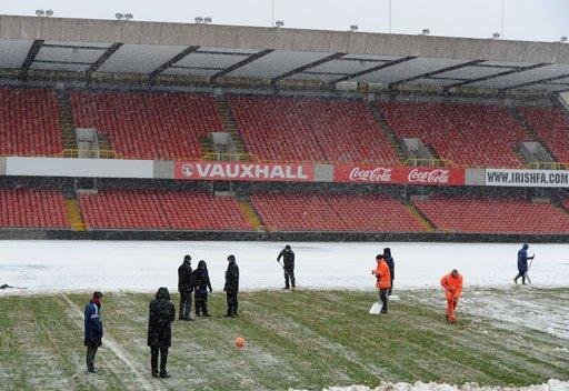 العواصف الثلجية تؤجل مباراة روسيا و ايرلندا الشمالية