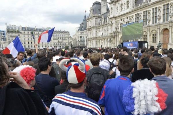 اكتشاف فضائح تلاعب بنتائج مباريات كرة القدم في فرنسا 