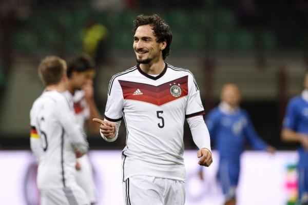 "سبورت بيلد" تتوقع انضمام هوميلز الى قائمة المتخب الألماني في مونديال قطر