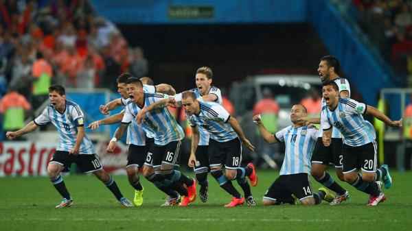 100 ألف أرجنتيني يجتاحون البرازيل لمشاهدة نهائي كأس العالم