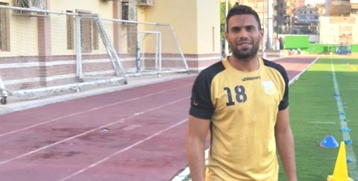 "أوكا" مدافع منتخب مصر السابق يعلن اعتزاله كرة القدم