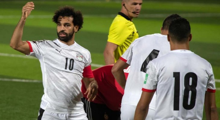 الجماهير توقف مباراة مصر وانغولا ثلاث مرات والسبب صلاح