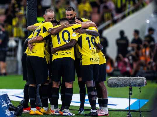 الدوري السعودي: الاتحاد يقلب تأخره لفوز برباعية والقادسية يهزم الاهلي