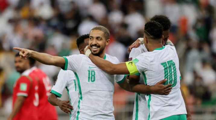 التصفيات الاسيوية: السعودية تبتعد في صدارة المجموعة الثانية بفوز صعب امام عمان