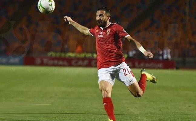 الهلال يستهدف علي معلول لاعب الاهلي المصري