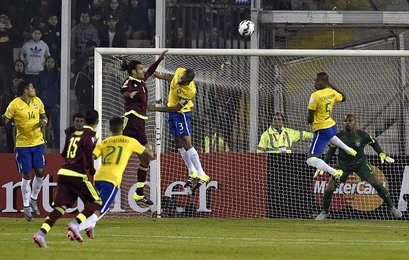سيلفا أفضل لاعب في مباراة البرازيلي امام فنزويلا