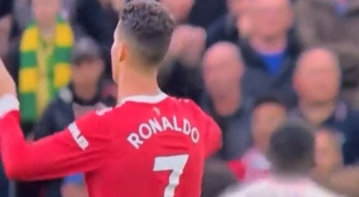رونالدو يسخر من سولسكاير في مباراة ليفربول