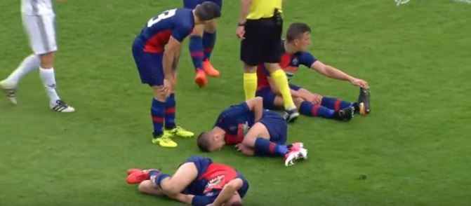 3 لاعبين في الدوري النمساوي يسقطون أرضًا بسبب تسديدة من الخصم