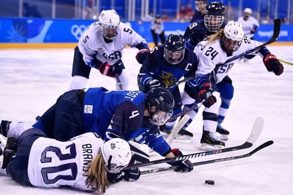 سيدات اميركا تفزن على فنلندا في هوكي الجليد في الالعاب الاولمبية الشتوية