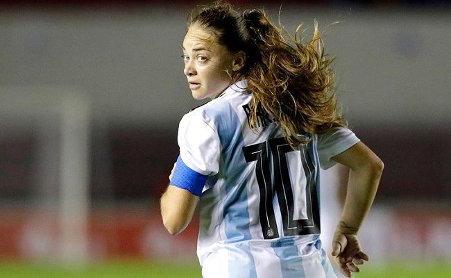 أتلتيكو مدريد يضم ميسي الكرة النسائية