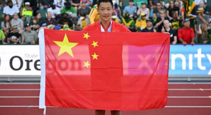 ذهبية الوثب الطويلفي بطولة العالم لالعاب القوى للصيني جيانان