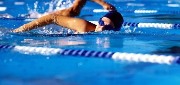رياضة السباحة وفوائدها للجسم