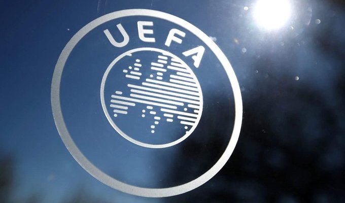 الاتحاد الاوروبي لكرة القدم يعاقب المجر