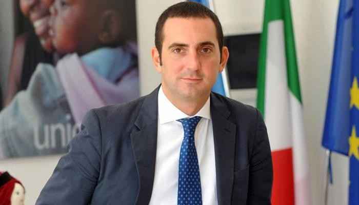 وزير الرياضة الايطالي يؤكد على اهمية عودة كرة القدم