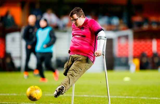هدف لمشجع من ذوي الاحتياجات الخاصة يرشح لجائزة افضل هدف اسكتلندي