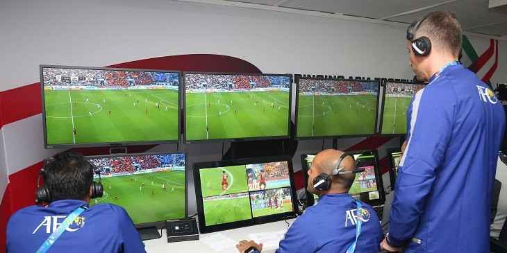 كأس آسيا: تقنية حكم الفيديو المساعد VAR تنطلق رسمياً في ربع النهائي
