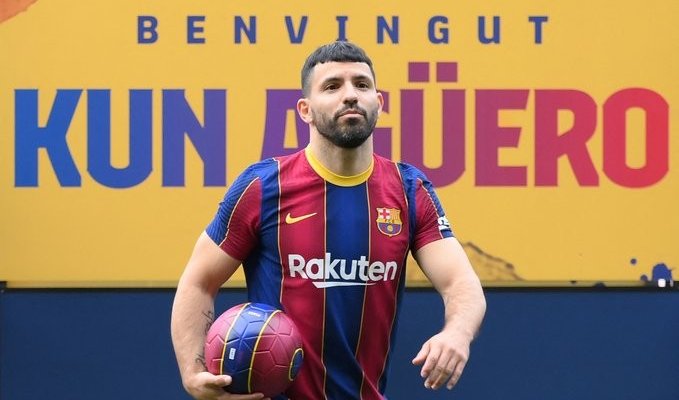 غياب طويل لاغويرو عن برشلونة بسبب الاصابة