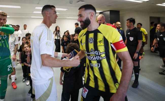 رونالدو وبنزيما يتبادلان الأهداف في لقاء النصر واتحاد جدة