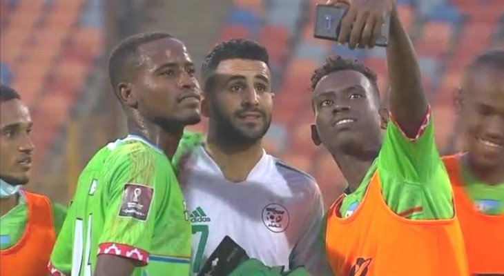 رياض محرز يخطف الأضواء في مباراة الجزائر وجيبوتي