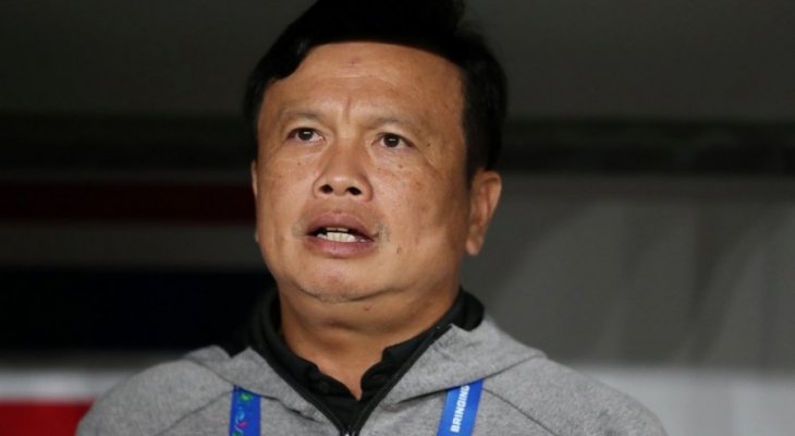مدرب تايلاند يشعر بالخجل بعد الخروج من كأس آسيا
