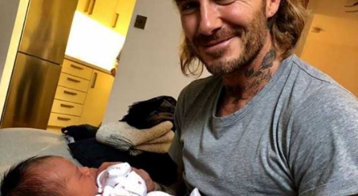 دايفيد بيكهام يحمل مولود جديد في عائلته