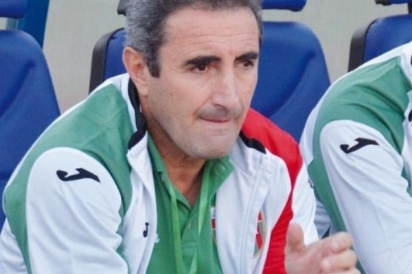 مساعد مدرب الجزائر راض عن الأداء امام تنزانيا