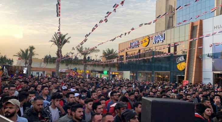العراقيون يتجمهرون في بغداد لدعم المنتخب