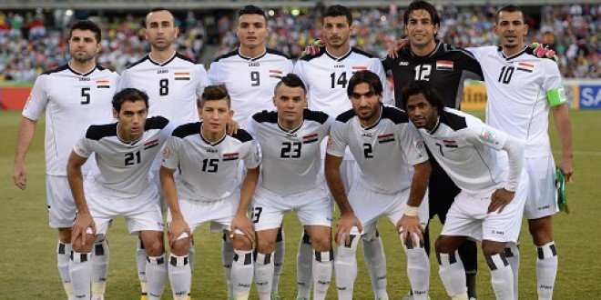 المنتخب العراقي يرتدي الشارات السوداء امام فيتنام حدادا على ضحايا بابل