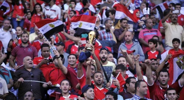 محمود تريزيغيه يشكر الله بعد هدفه في لقاء مصر