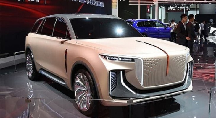 شركة صينية تطلق سيارة شبيهة بالرولز رويس