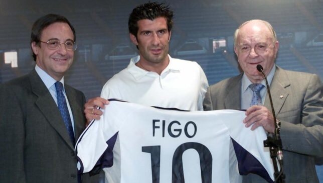 فيغو يكشف تفاصيل رحيله عن ريال مدريد وبرشلونة