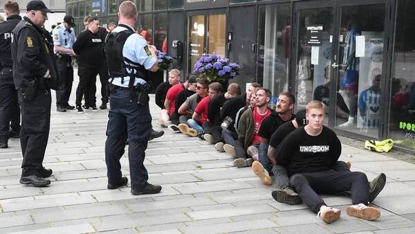 اشكال بين الشرطة والمشجعين في الدنمارك 