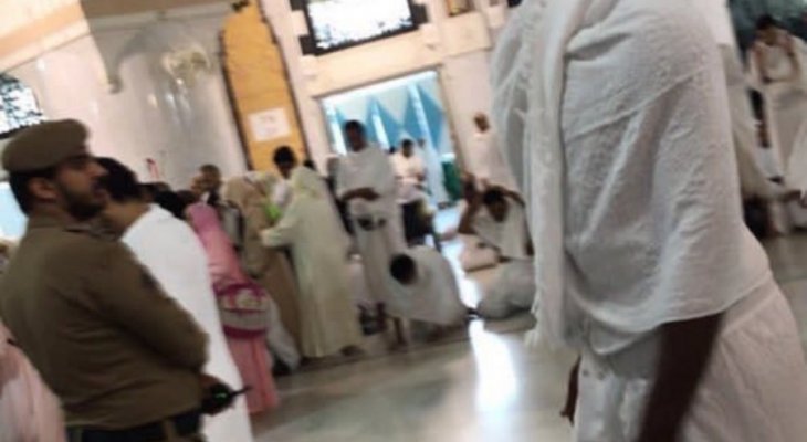 بوغبا في زيارة دينية إلى مكة