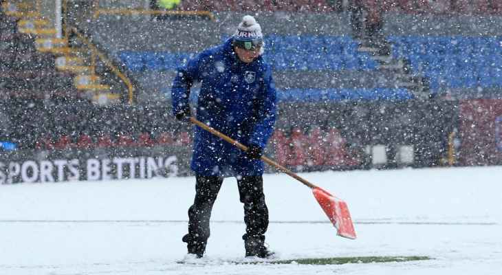 تأجيل مباراة توتنهام وبيرنلي بسبب الثلوج