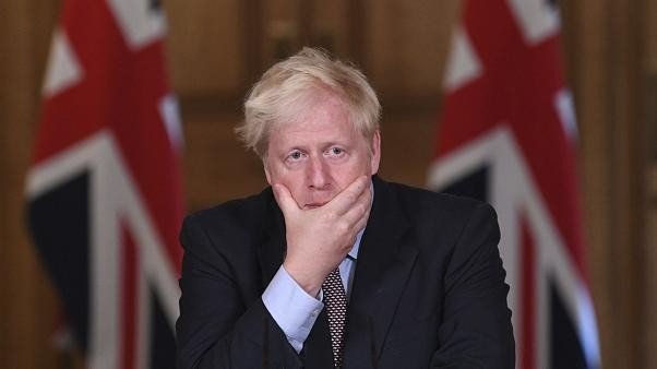 رئيس الوزراء البريطاني يكشف عن خط عودة الجماهير