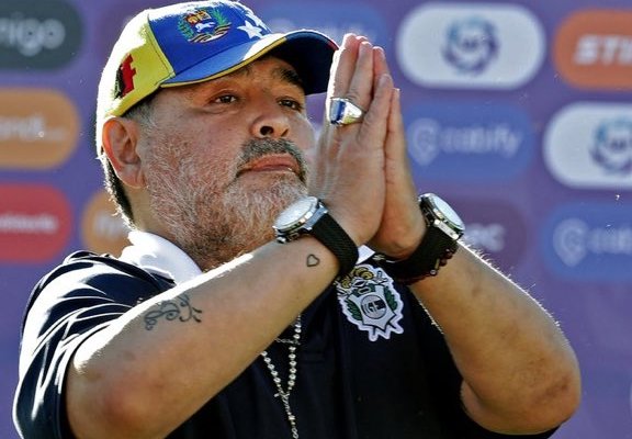 انطلاق التحقيقات الموسعة بعد وفاة مارادونا