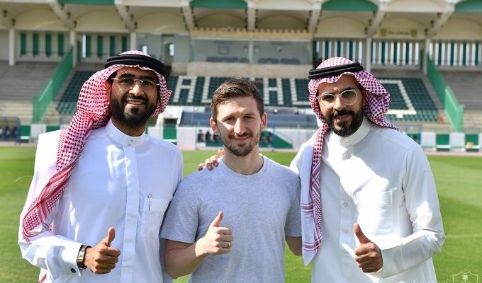 الاهلي السعودي يتعاقد مع لاعب دولي الماني سابق