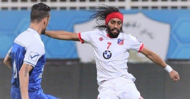 الكويتي فهد العنزي يقترب من الدوري القطري