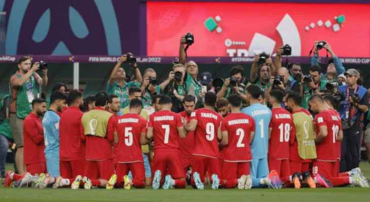 لاعبو منتخب ايران يمتنعون عن أداء النشيد الوطني قبل مواجهة انكلترا