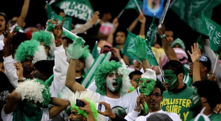 فتح المدرجات مجانا خلال مباراة السعودية امام سنغافورة 