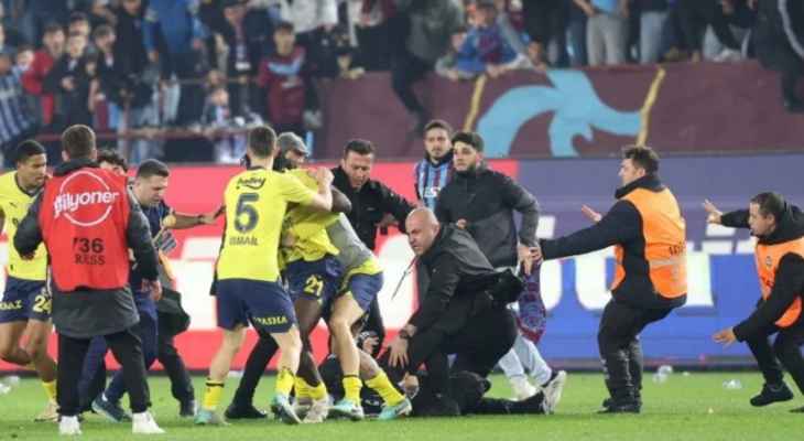 فنربخشة يدرس الانسحاب من الدوري التركي بعد الاعتداء على لاعبيه