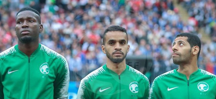 لاعبو السعودية يعتذرون للجماهير عن أدائهم 